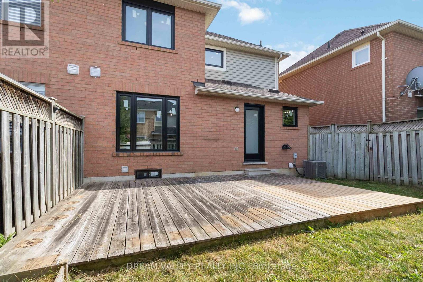 1517 Evans Terrace, Milton, Ontario  L9T 5J5 - Photo 31 - W12424366