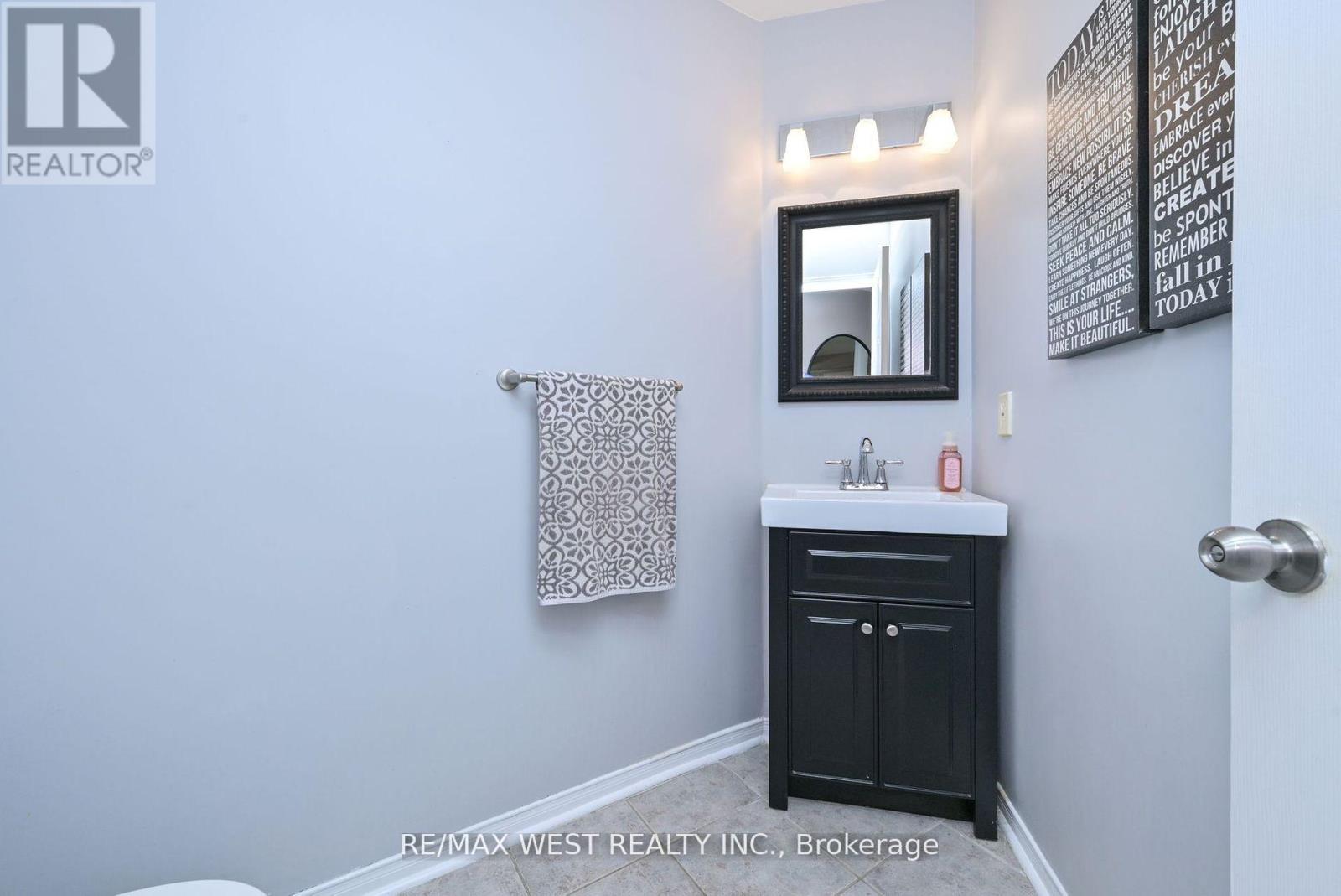32 Crestridge Drive, Caledon, Ontario  L7E 2T7 - Photo 15 - W12424368