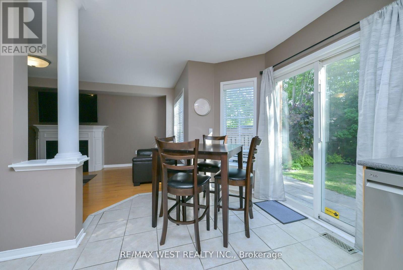 32 Crestridge Drive, Caledon, Ontario  L7E 2T7 - Photo 6 - W12424368