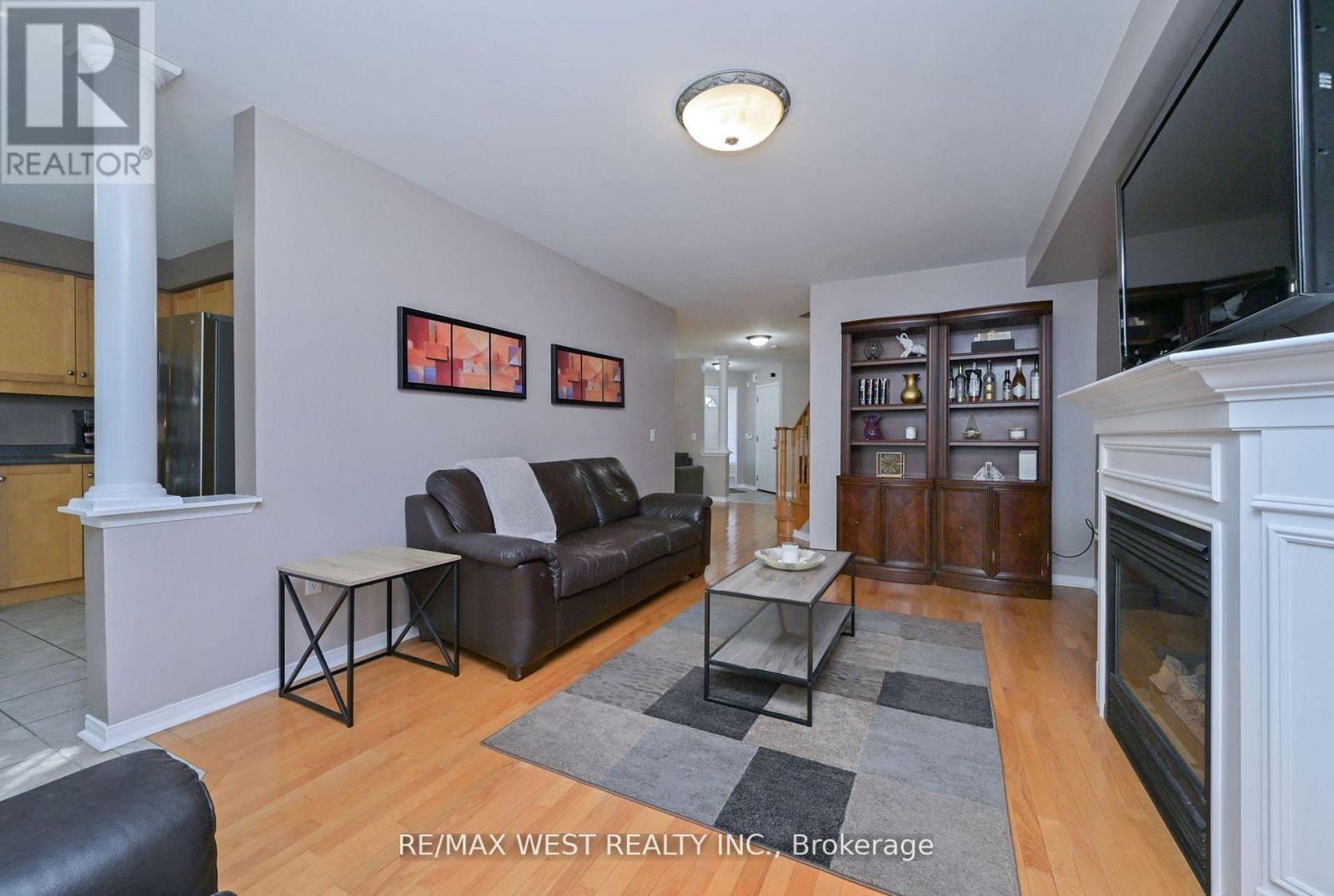 32 Crestridge Drive, Caledon, Ontario  L7E 2T7 - Photo 8 - W12424368