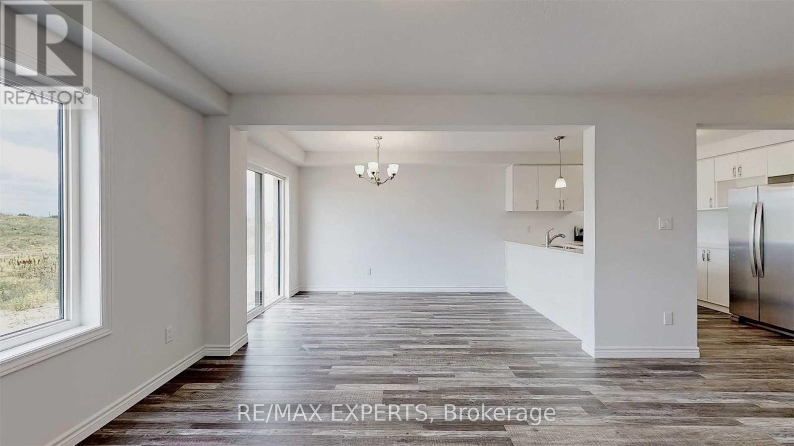 374 Bradshaw Drive, Stratford, Ontario  N5A 0C8 - Photo 4 - X12424311