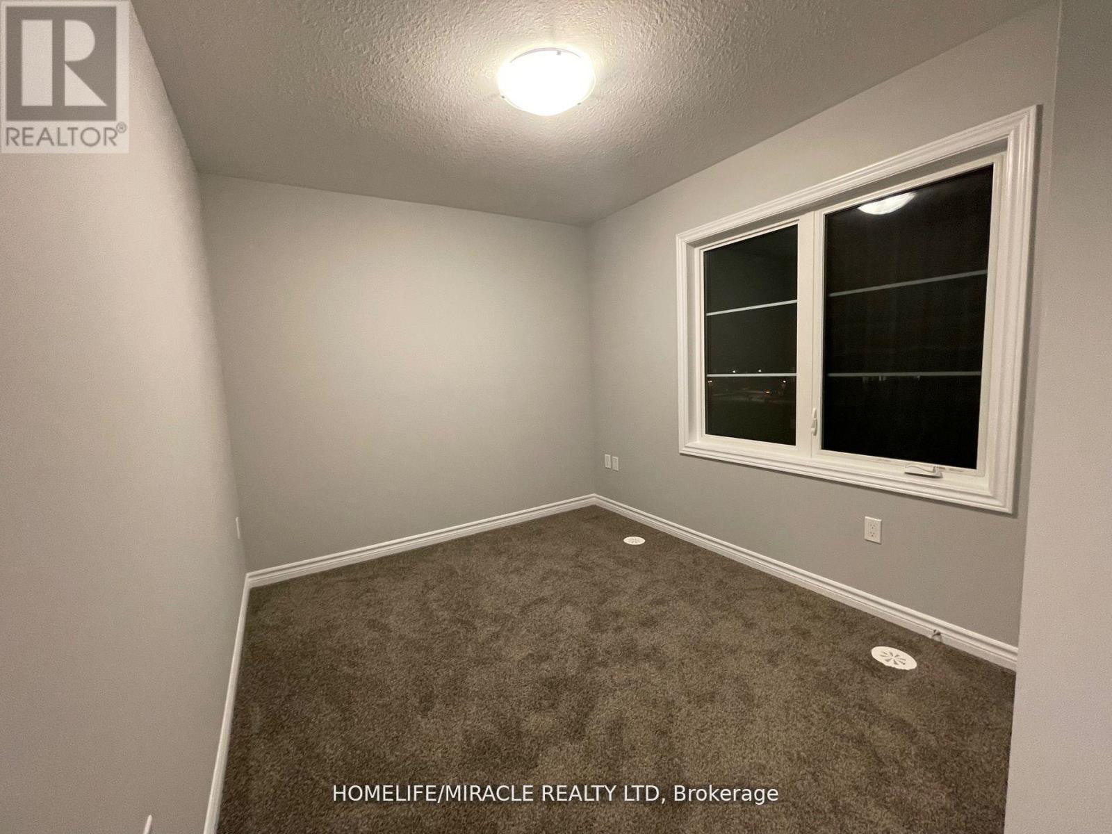 38 Oat Lane, Kitchener, Ontario  N2R 0T1 - Photo 12 - X12424322