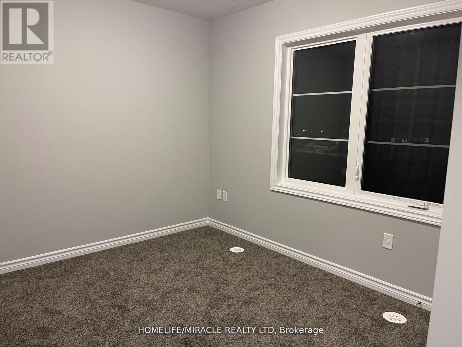 38 Oat Lane, Kitchener, Ontario  N2R 0T1 - Photo 14 - X12424322
