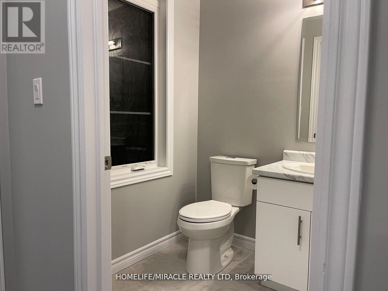 38 Oat Lane, Kitchener, Ontario  N2R 0T1 - Photo 7 - X12424322