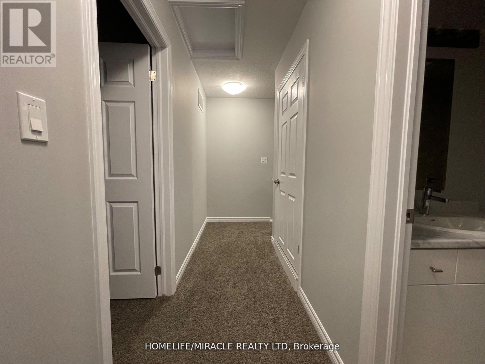 38 Oat Lane, Kitchener, Ontario  N2R 0T1 - Photo 8 - X12424322