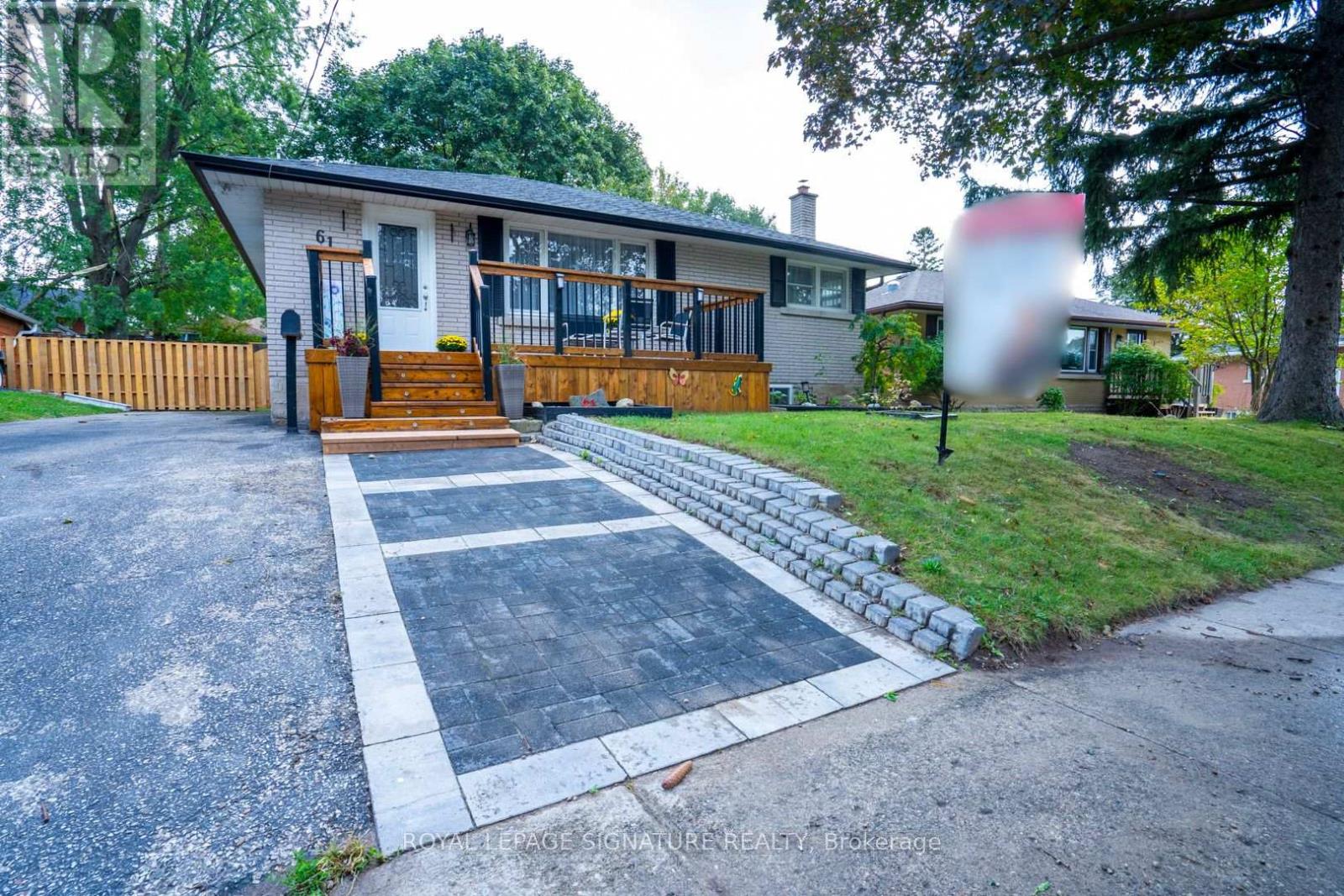 61 BROADMOOR AVENUE, Kitchener, Ontario