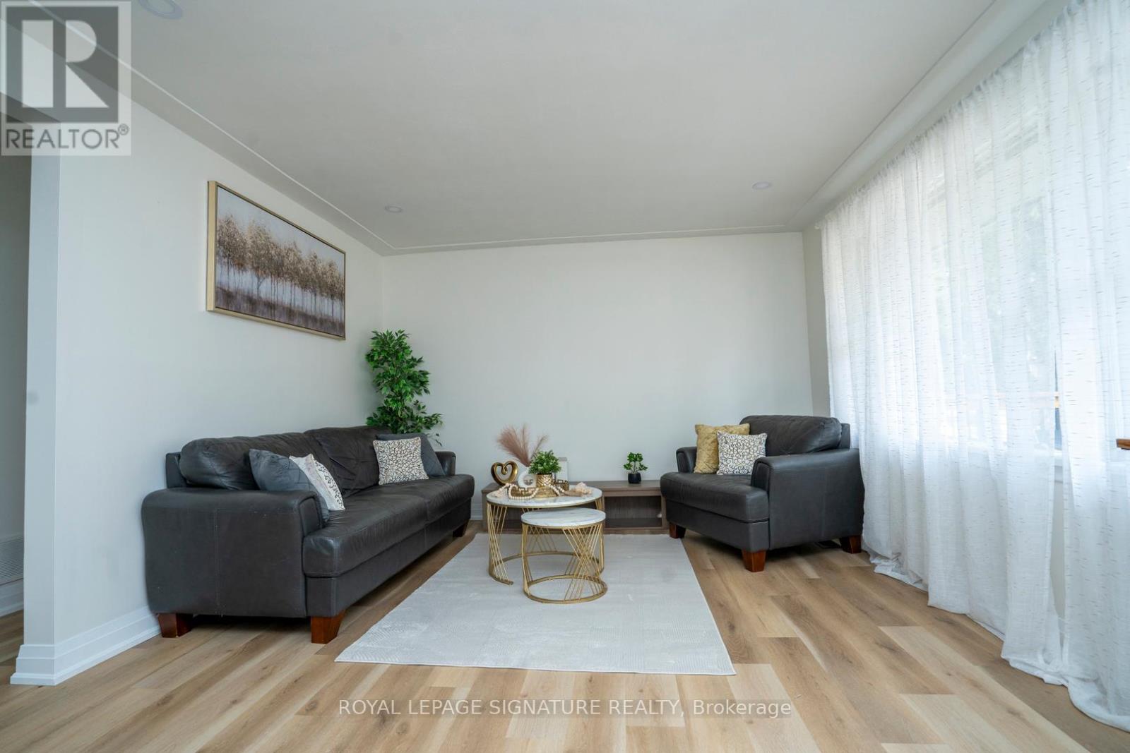 61 Broadmoor Avenue, Kitchener, Ontario  N2C 1Y6 - Photo 3 - X12424356