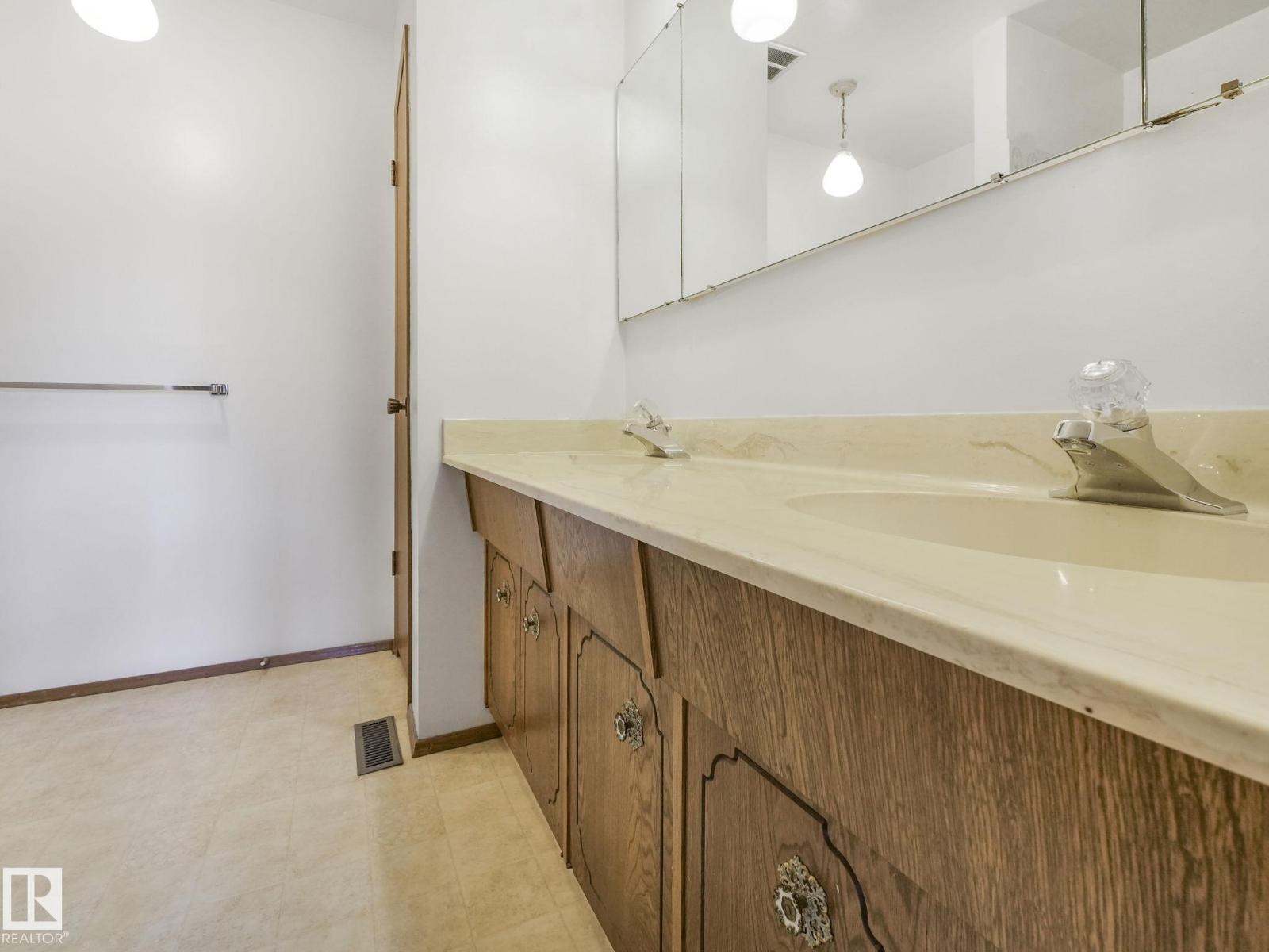 3213 111a St Nw, Edmonton, Alberta  T6J 3Y5 - Photo 28 - E4459246