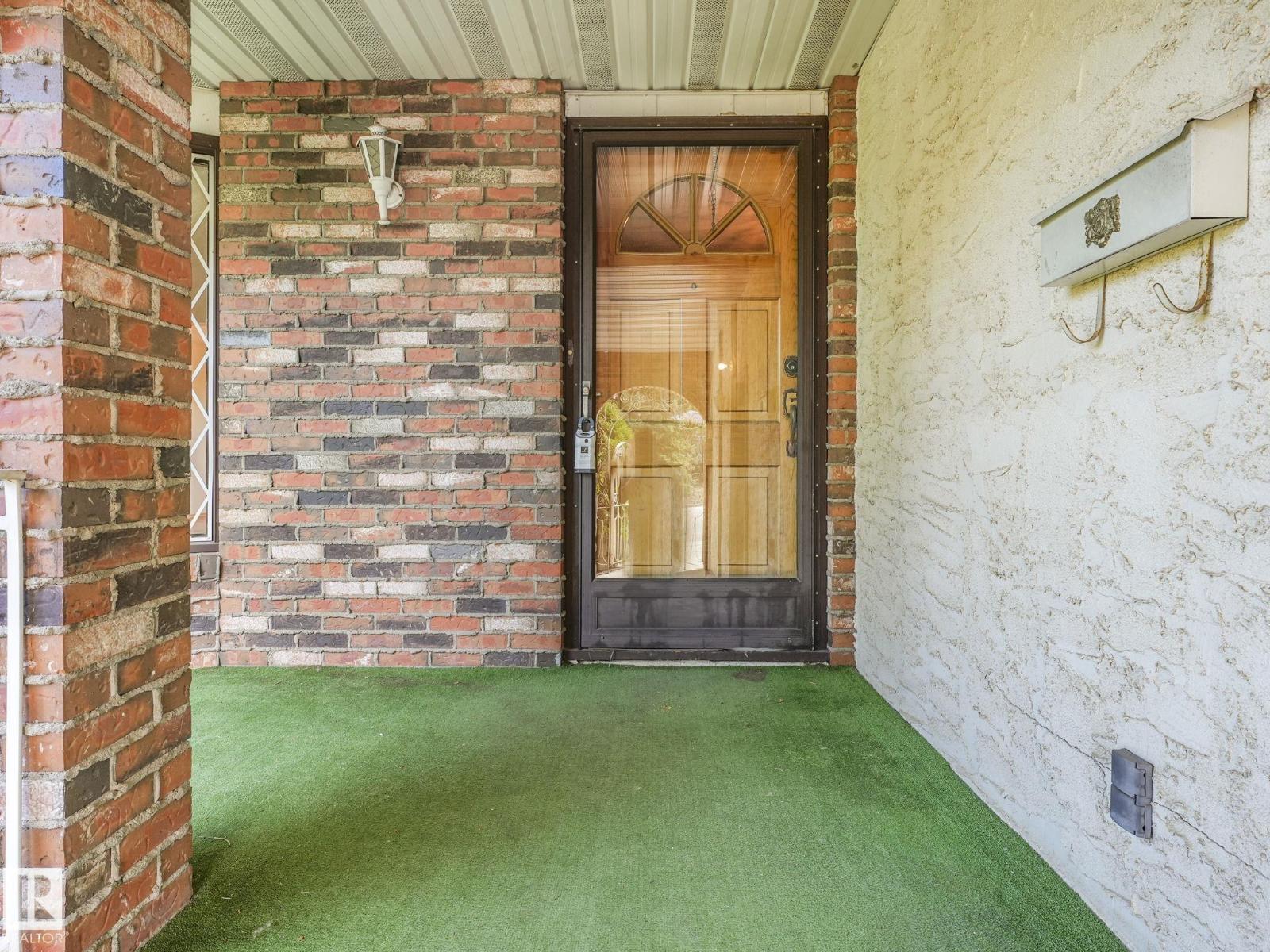3213 111a St Nw, Edmonton, Alberta  T6J 3Y5 - Photo 4 - E4459246