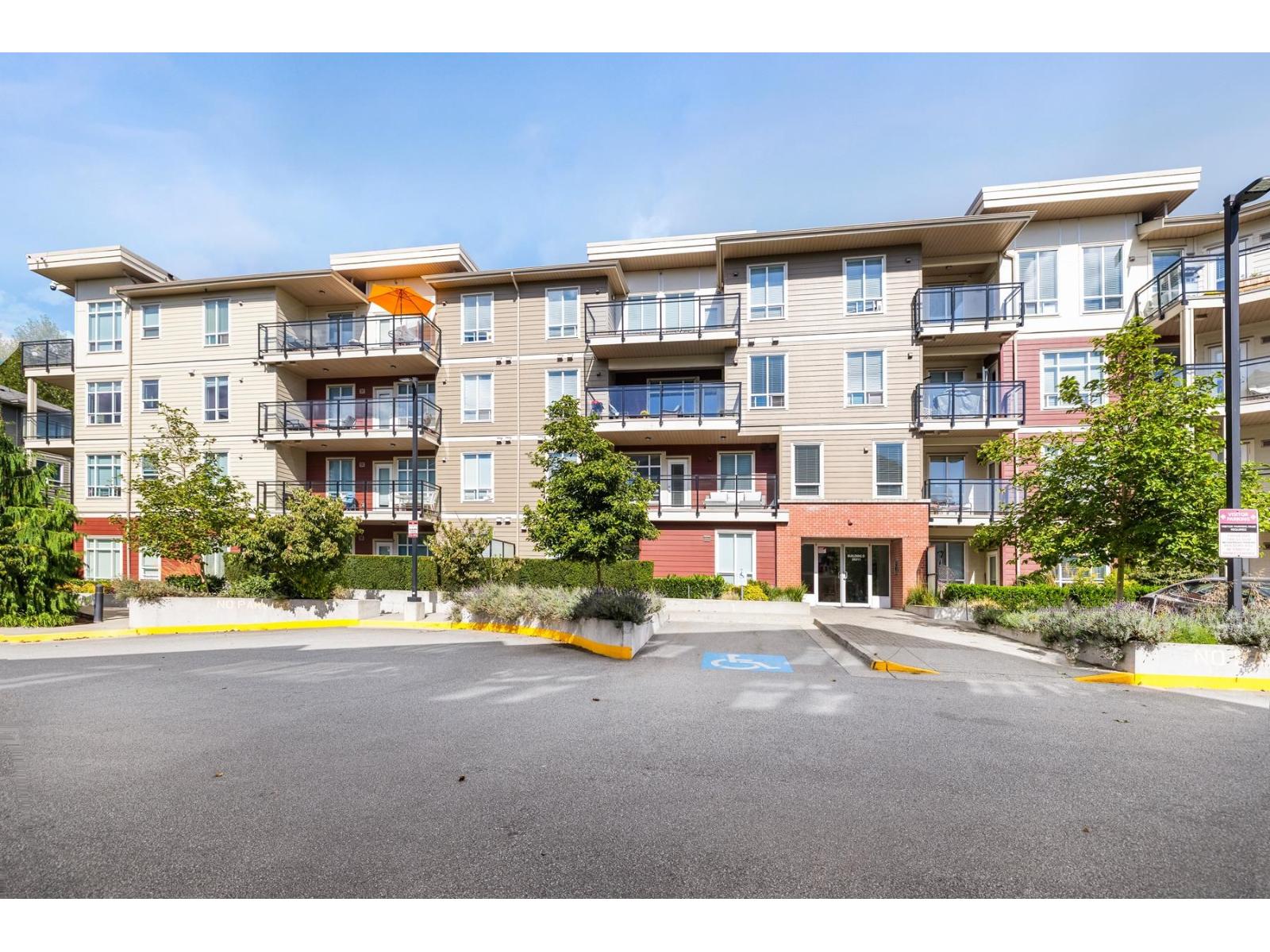 D203 20211 66 AVENUE, Langley, British Columbia