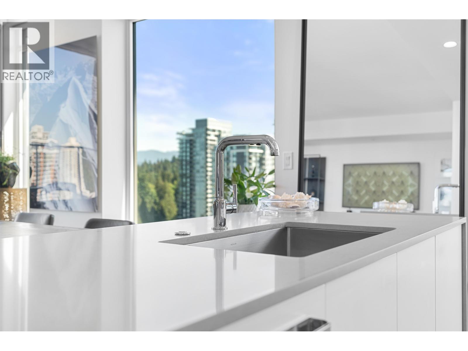 2402 450 Westview Street, Coquitlam, British Columbia  V3K 6C3 - Photo 4 - R3051349