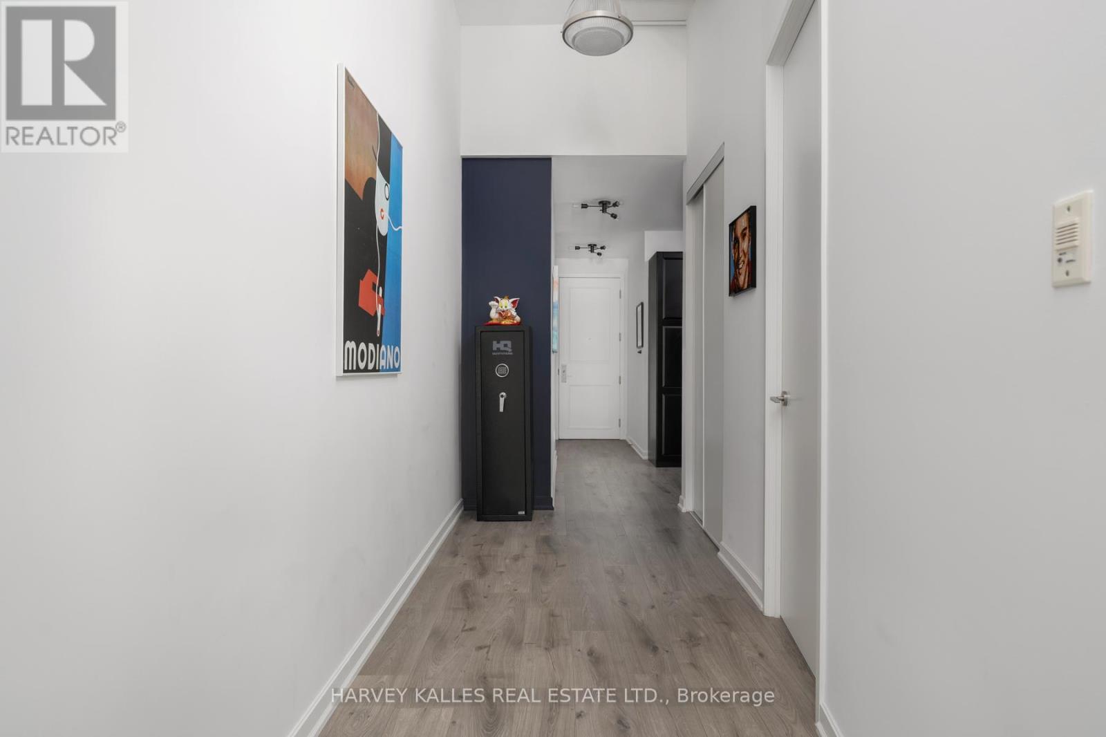 317 - 380 Macpherson Avenue, Toronto, Ontario  M4V 3E3 - Photo 10 - C12424458