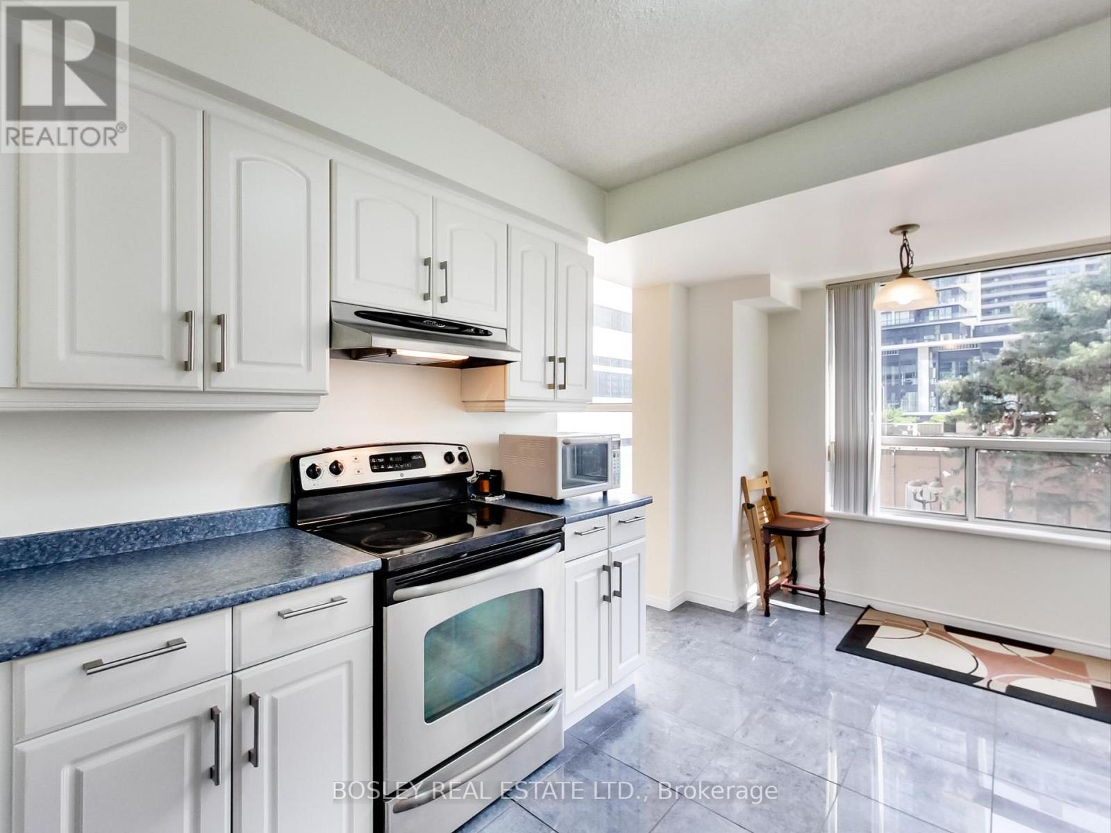 203 - 100 Upper Madison Avenue, Toronto (Lansing-Westgate), Ontario  M2N 6M4 - Photo 10 - C12424467