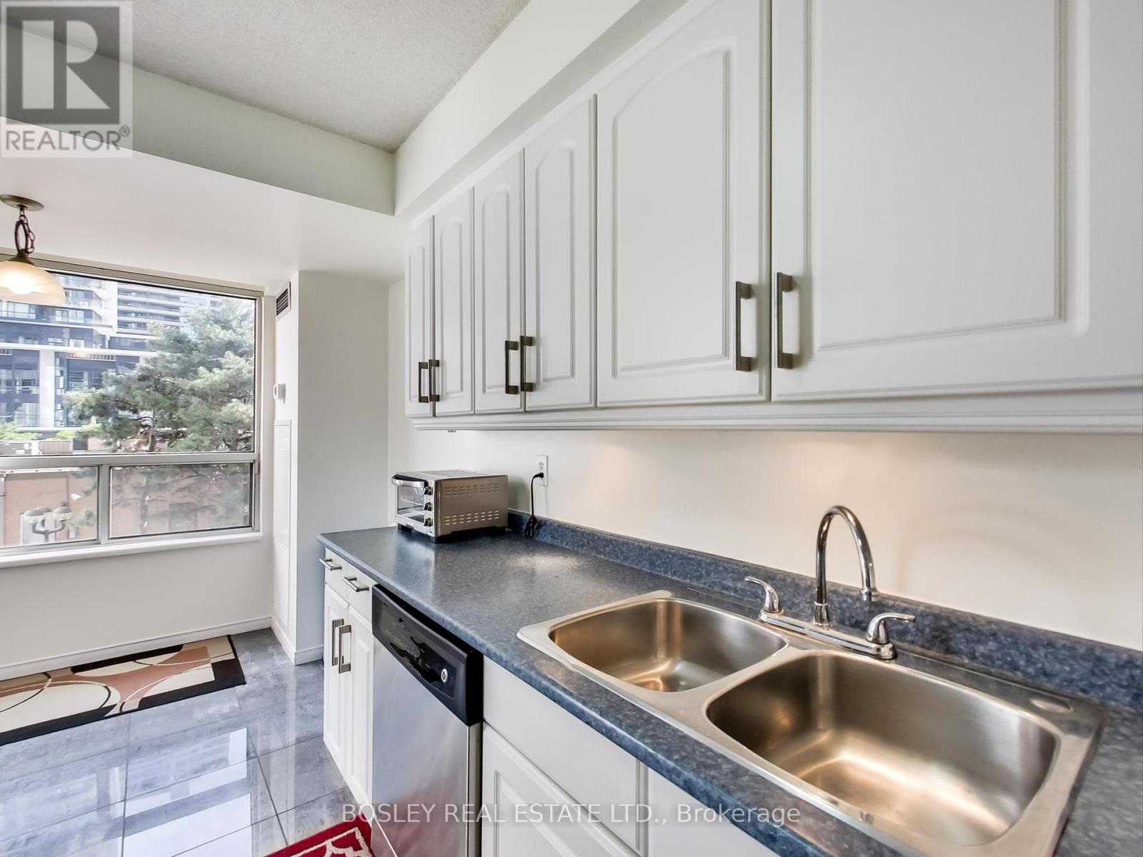 203 - 100 Upper Madison Avenue, Toronto (Lansing-Westgate), Ontario  M2N 6M4 - Photo 11 - C12424467