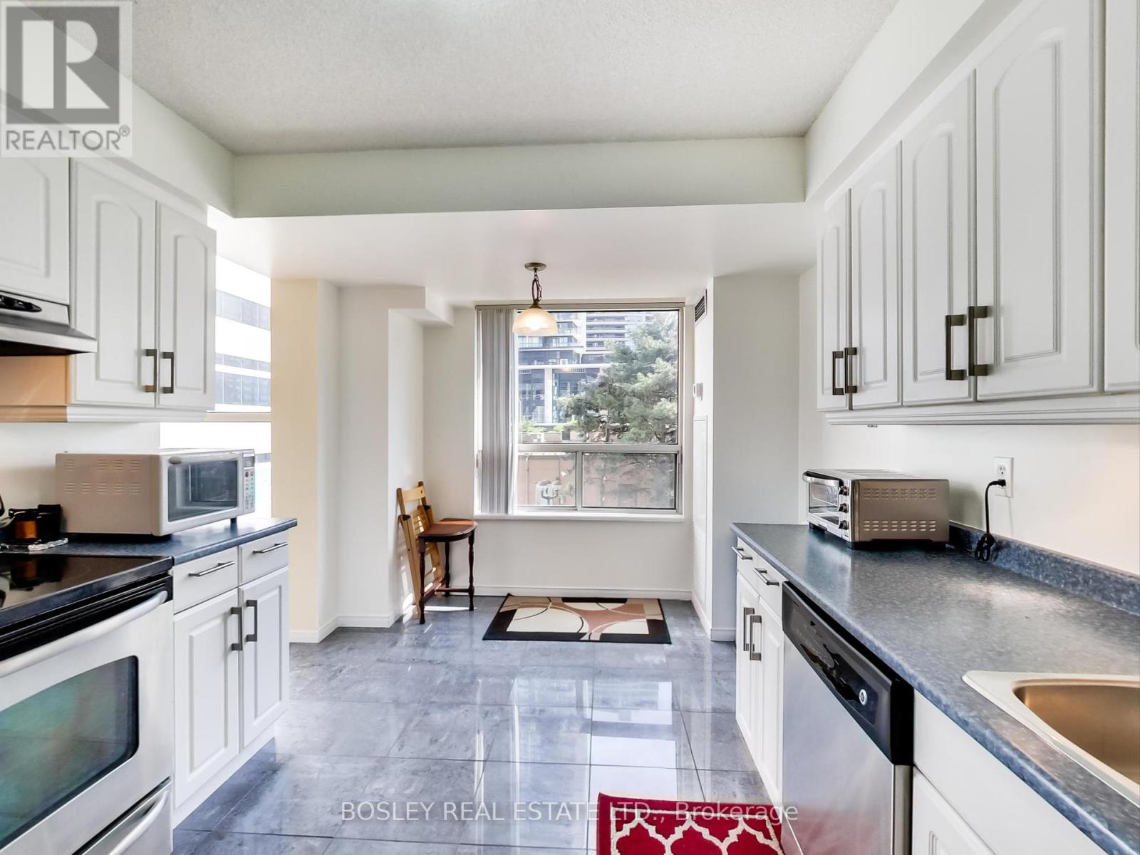 203 - 100 Upper Madison Avenue, Toronto (Lansing-Westgate), Ontario  M2N 6M4 - Photo 9 - C12424467