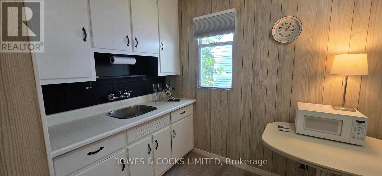 722 Gillespie Avenue, Peterborough, Ontario K9J 4B7 - Photo 8 - X12357472