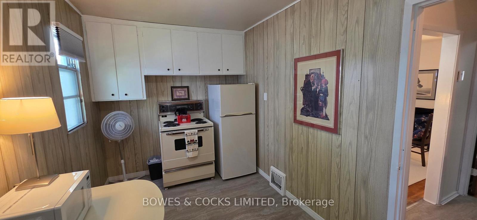 722 Gillespie Avenue, Peterborough, Ontario K9J 4B7 - Photo 6 - X12357472