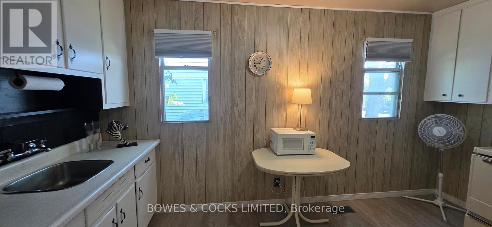 722 Gillespie Avenue, Peterborough, Ontario K9J 4B7 - Photo 7 - X12357472