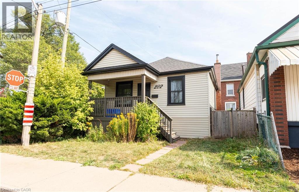 222 Kensington Avenue N, Hamilton, Ontario  L8L 7N7 - Photo 1 - 40773325