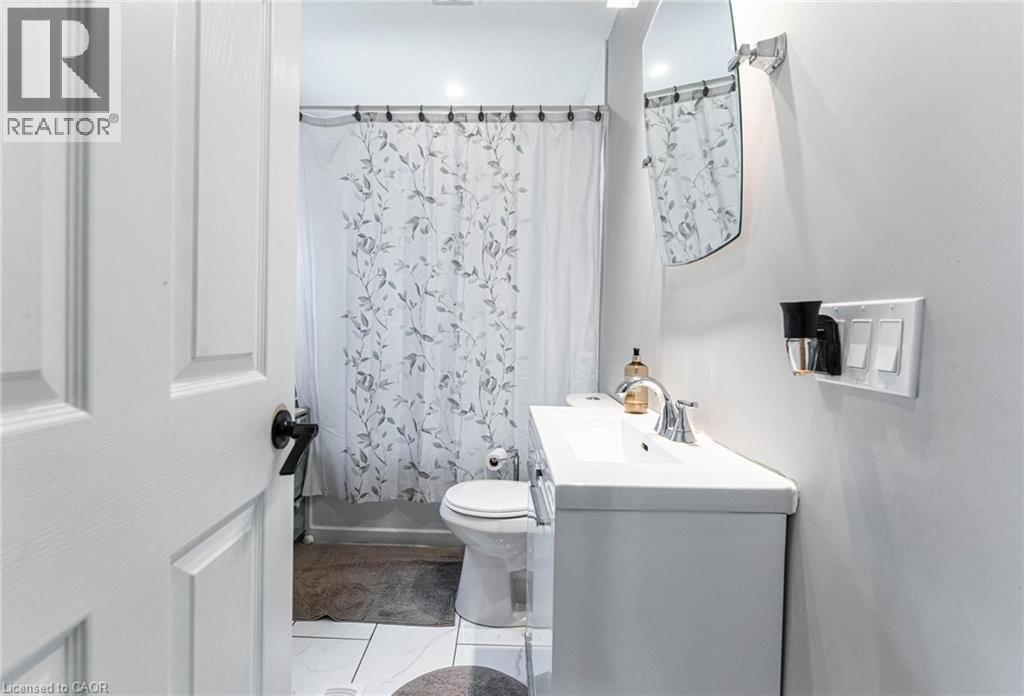222 Kensington Avenue N, Hamilton, Ontario  L8L 7N7 - Photo 12 - 40773325