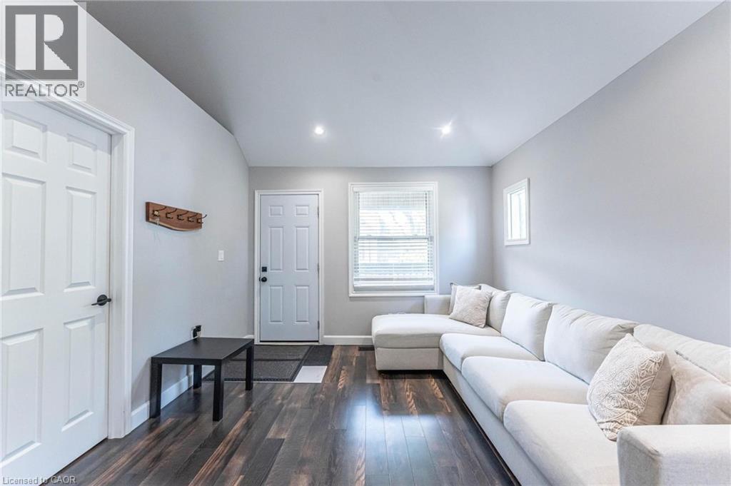 222 Kensington Avenue N, Hamilton, Ontario  L8L 7N7 - Photo 2 - 40773325