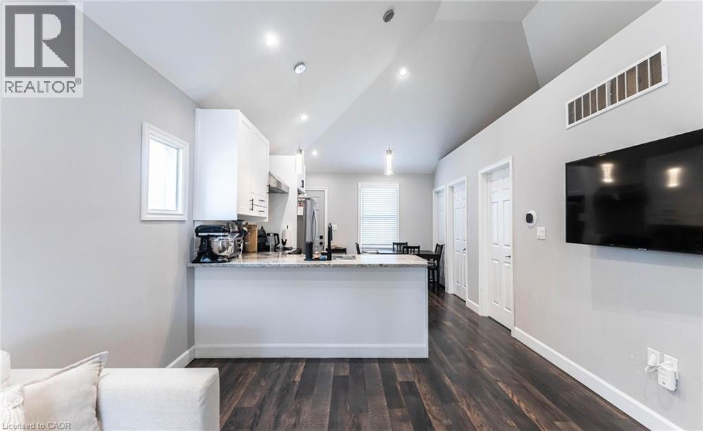 222 Kensington Avenue N, Hamilton, Ontario  L8L 7N7 - Photo 5 - 40773325