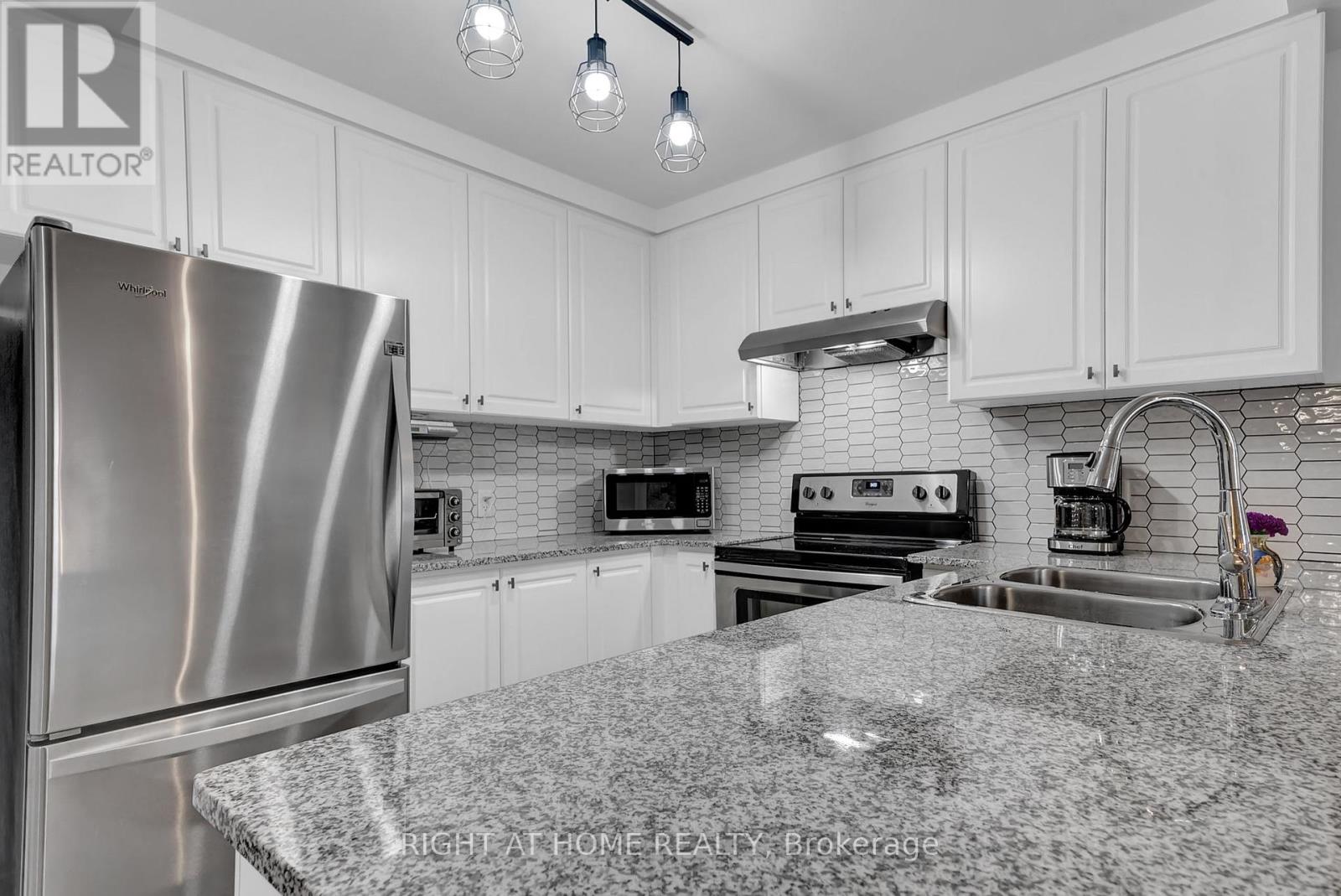 412 - 21 Brookhouse Drive, Clarington, Ontario  L1B 0V4 - Photo 10 - E12424517
