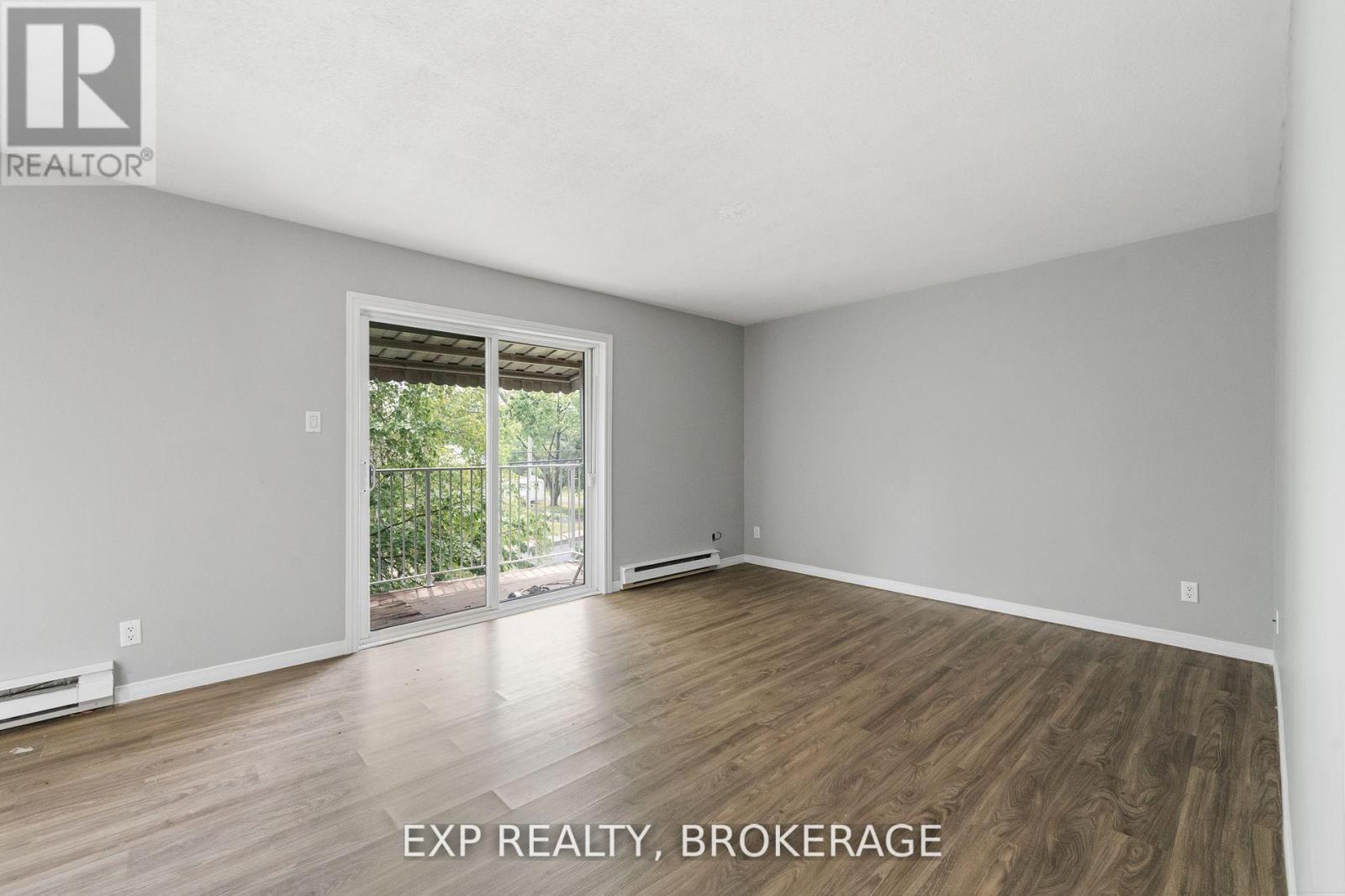 65 Queen Street, North Dundas, Ontario  K0C 1H0 - Photo 14 - X12424523