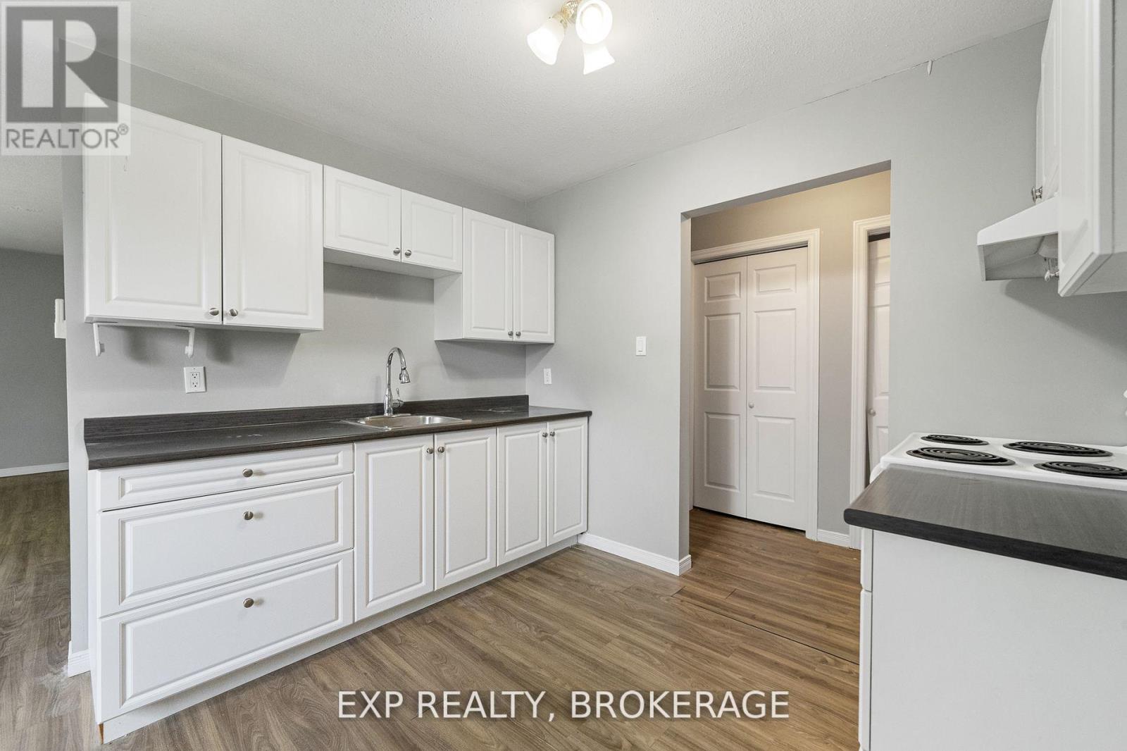 65 Queen Street, North Dundas, Ontario  K0C 1H0 - Photo 9 - X12424523