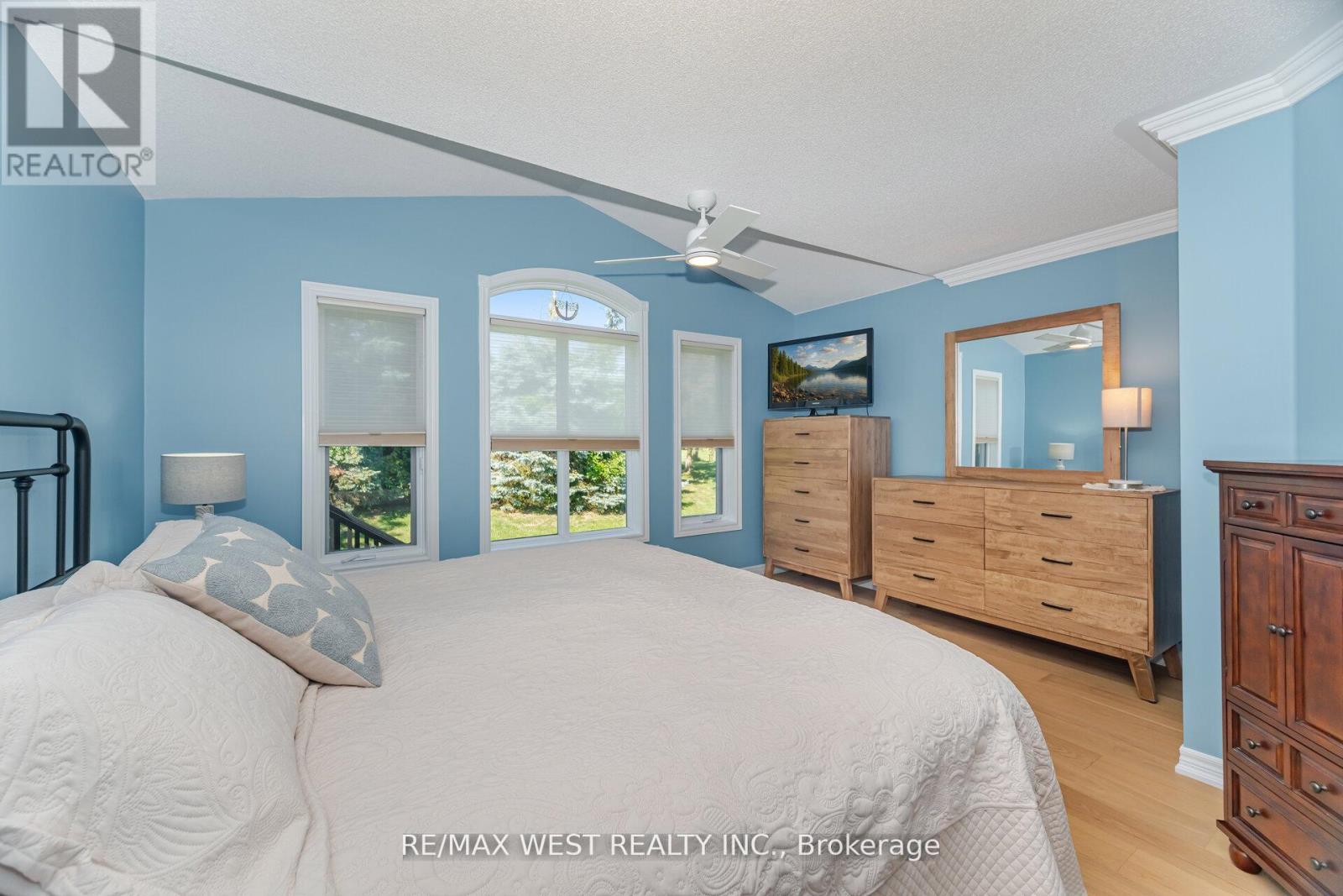 8 Via Amici, New Tecumseth, Ontario  L9R 2B4 - Photo 21 - N12424387