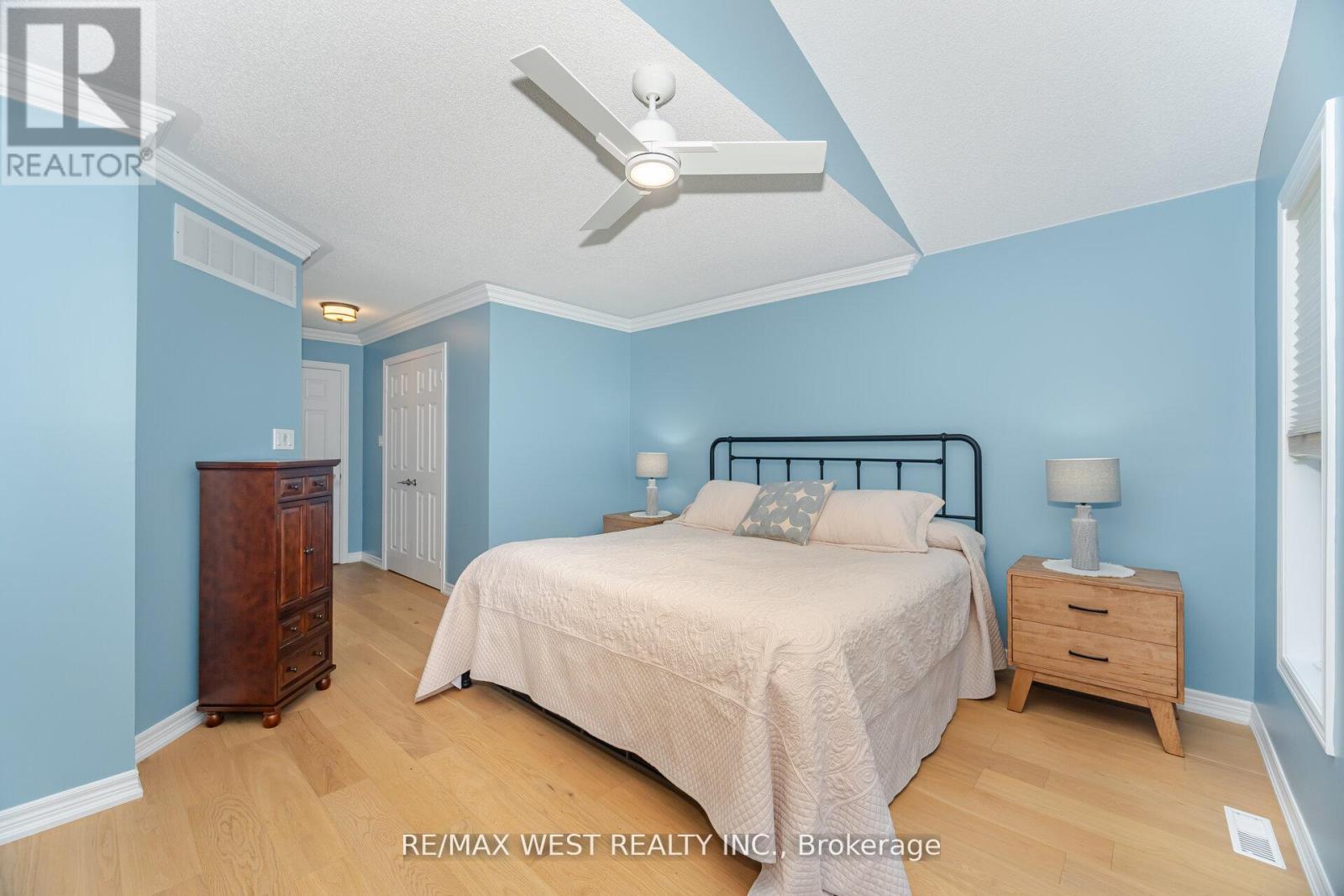 8 Via Amici, New Tecumseth, Ontario  L9R 2B4 - Photo 22 - N12424387