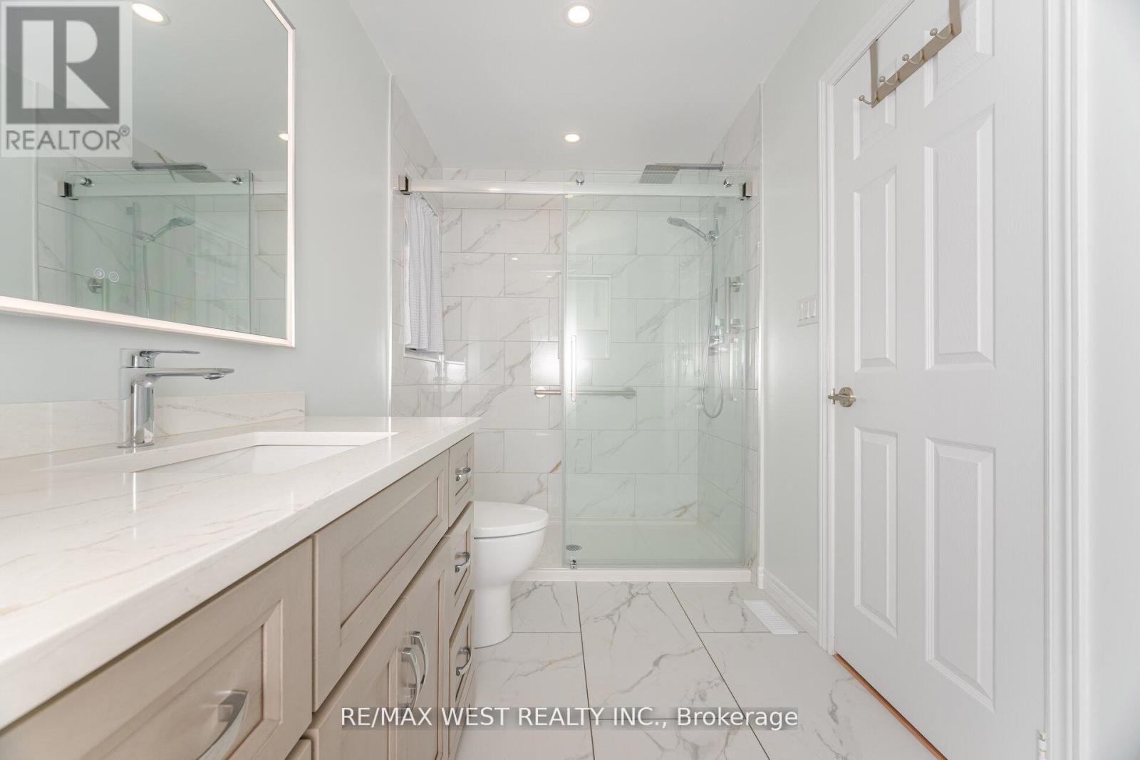 8 Via Amici, New Tecumseth, Ontario  L9R 2B4 - Photo 25 - N12424387