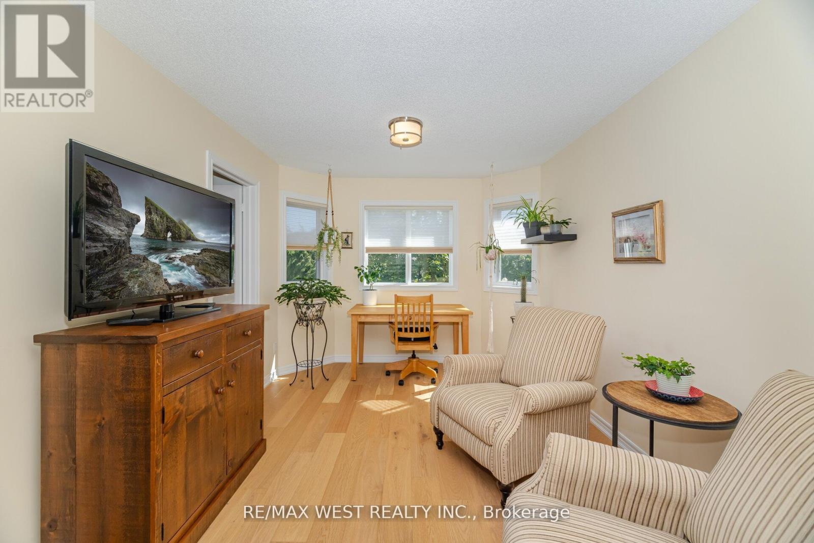 8 Via Amici, New Tecumseth, Ontario  L9R 2B4 - Photo 32 - N12424387