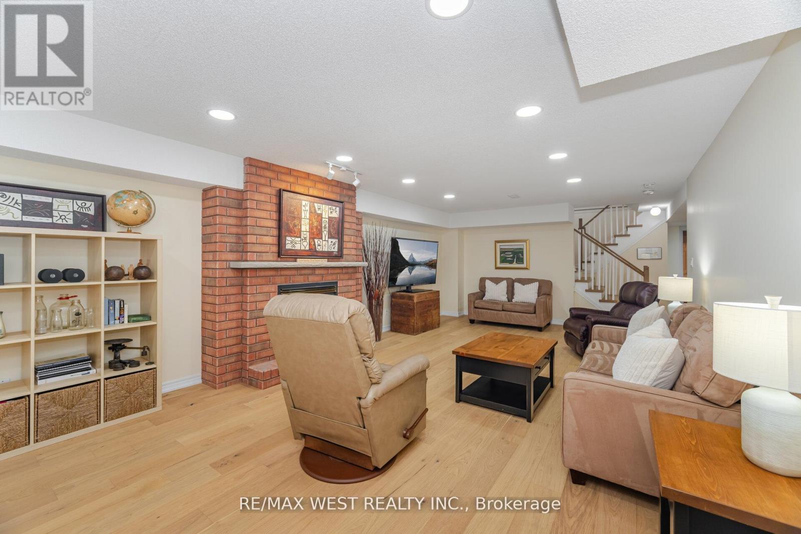 8 Via Amici, New Tecumseth, Ontario  L9R 2B4 - Photo 38 - N12424387
