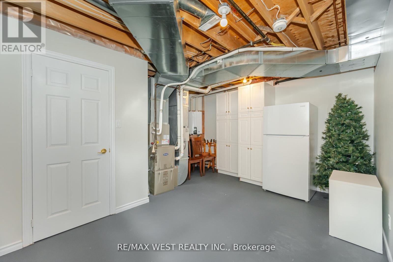 8 Via Amici, New Tecumseth, Ontario  L9R 2B4 - Photo 44 - N12424387
