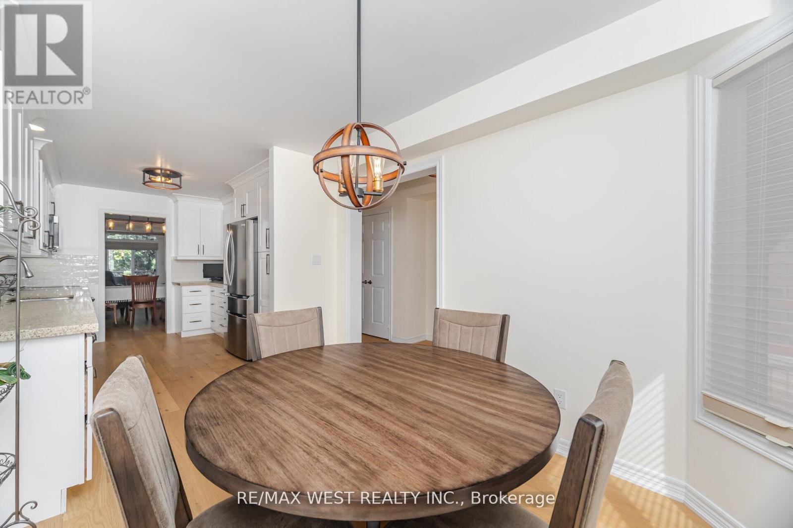 8 Via Amici, New Tecumseth, Ontario  L9R 2B4 - Photo 6 - N12424387
