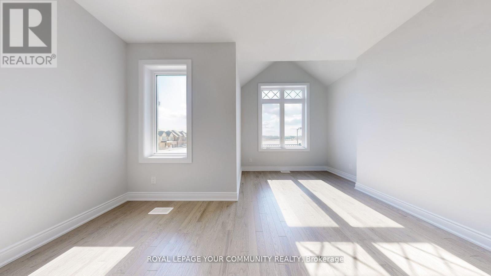 158 Harvey Bunker Crescent, Markham, Ontario  L6C 3M8 - Photo 33 - N12424398