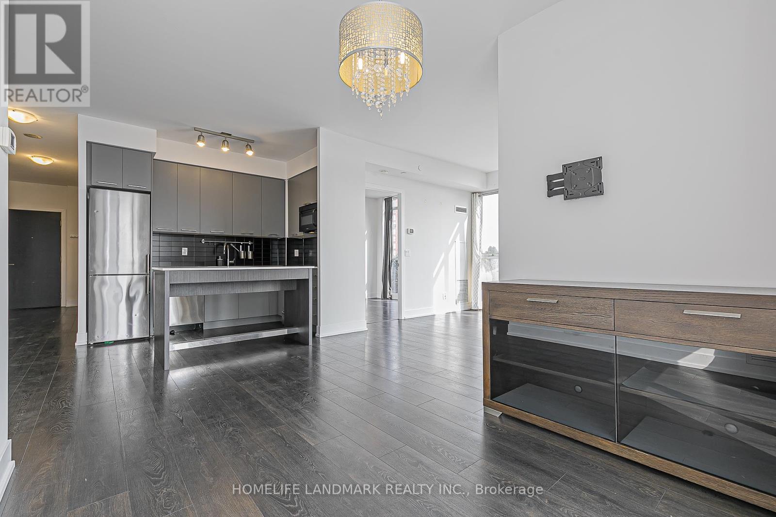 503 - 9471 Yonge Street, Richmond Hill, Ontario  L4C 0Z5 - Photo 17 - N12424399