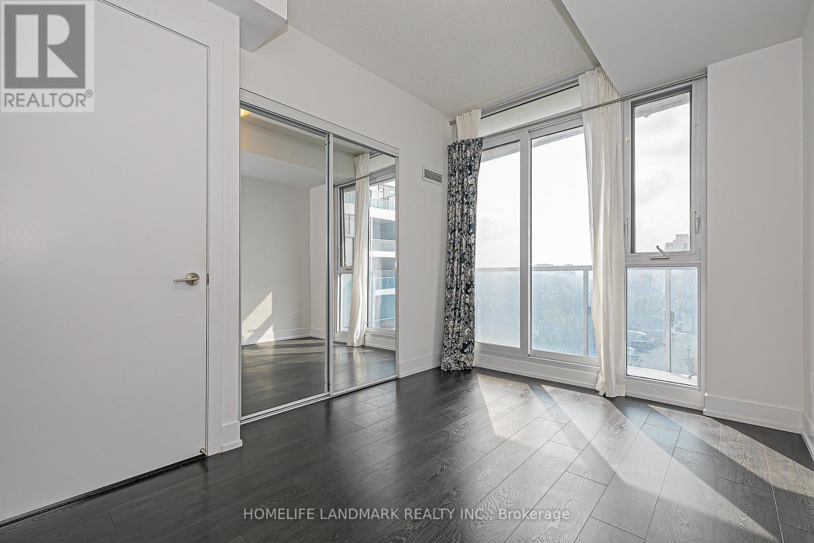 503 - 9471 Yonge Street, Richmond Hill, Ontario  L4C 0Z5 - Photo 21 - N12424399