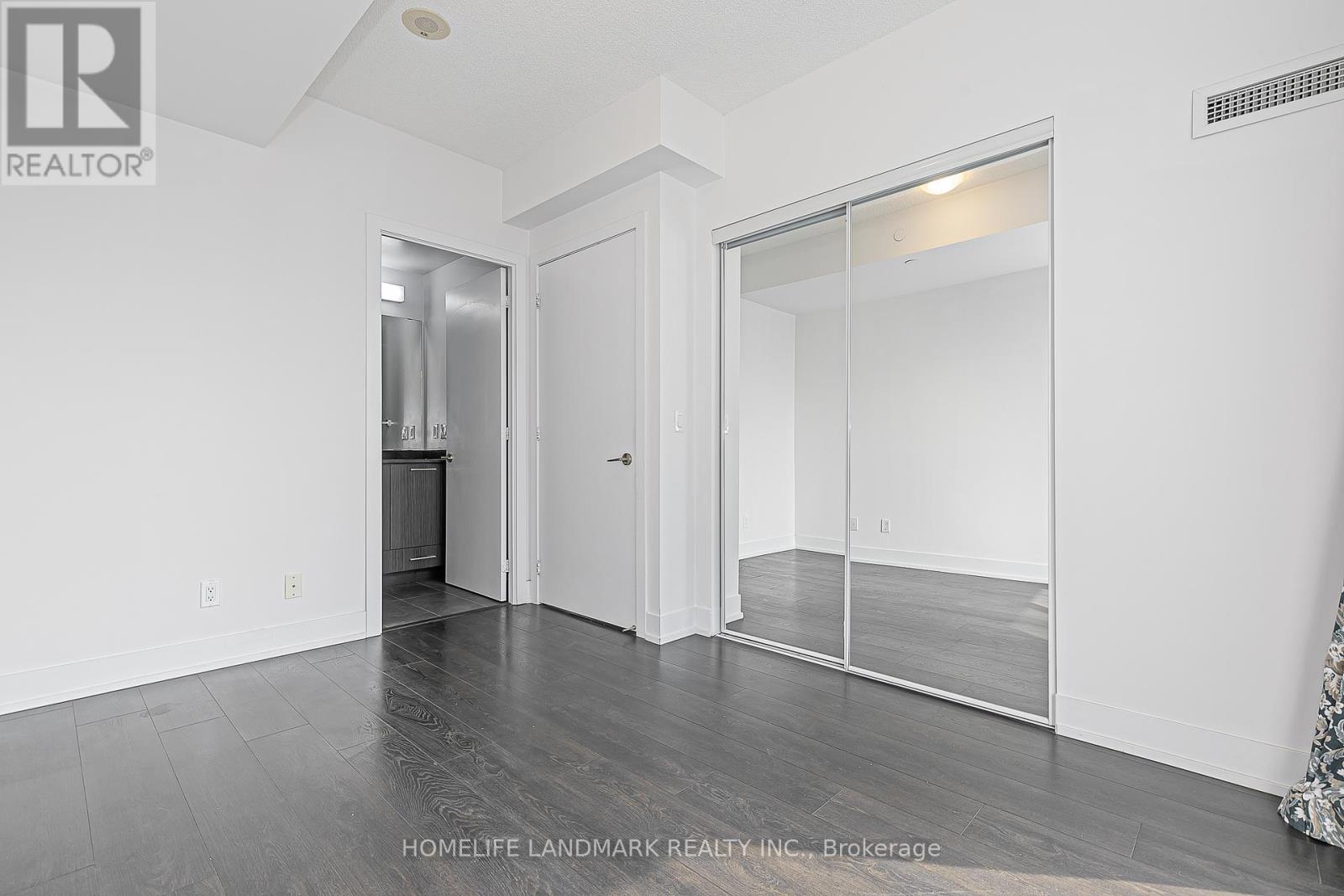 503 - 9471 Yonge Street, Richmond Hill, Ontario  L4C 0Z5 - Photo 22 - N12424399