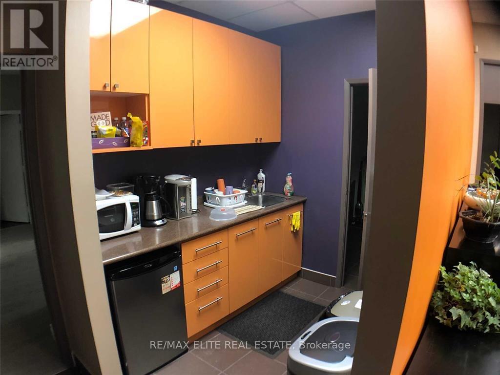 48 - 145 Royal Crest Court, Markham, Ontario  L3R 9Z4 - Photo 1 - N12424407