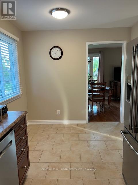 2834 Dempster Avenue, Innisfil, Ontario  L9S 1C2 - Photo 10 - N12424426