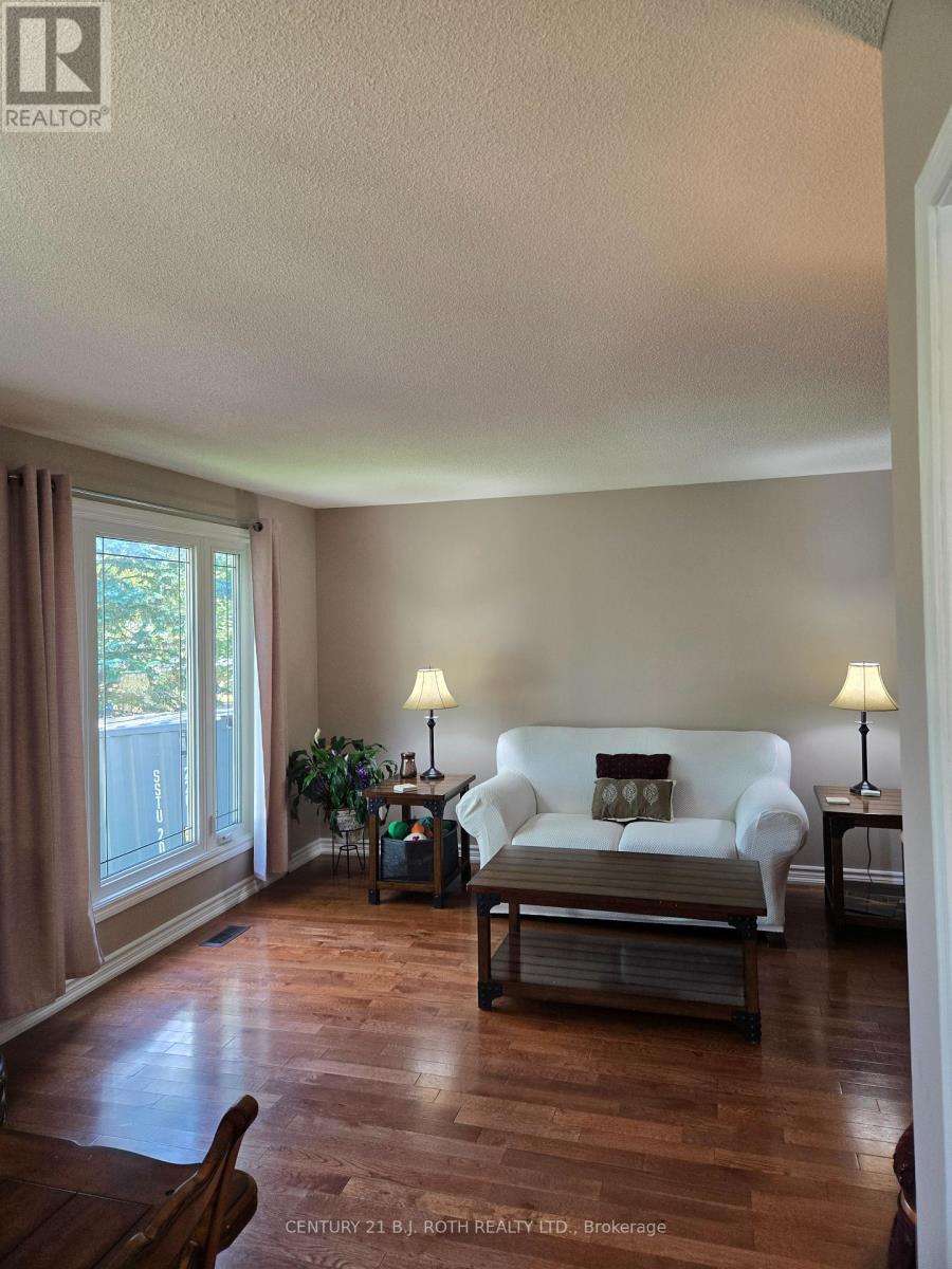 2834 Dempster Avenue, Innisfil, Ontario  L9S 1C2 - Photo 5 - N12424426