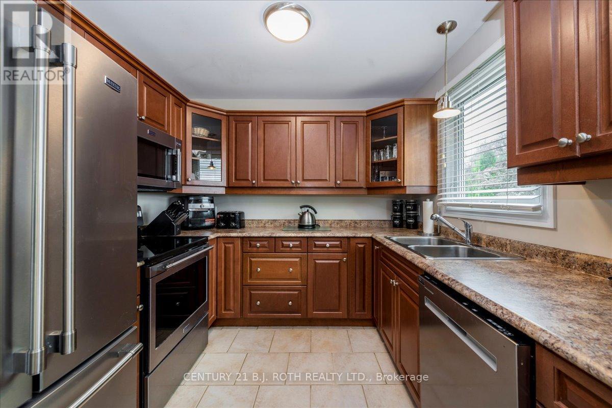 2834 Dempster Avenue, Innisfil, Ontario  L9S 1C2 - Photo 7 - N12424426