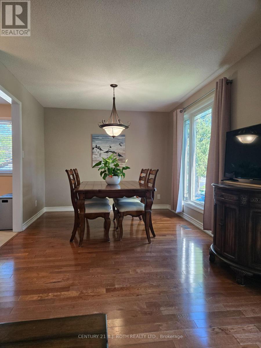 2834 Dempster Avenue, Innisfil, Ontario  L9S 1C2 - Photo 9 - N12424426