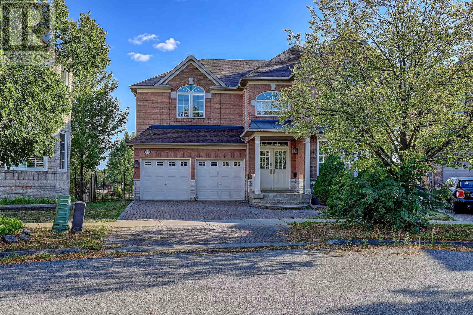 37 Wiltshire Drive, Markham (Berczy), Ontario  L6C 2N2 - Photo 1 - N12424436