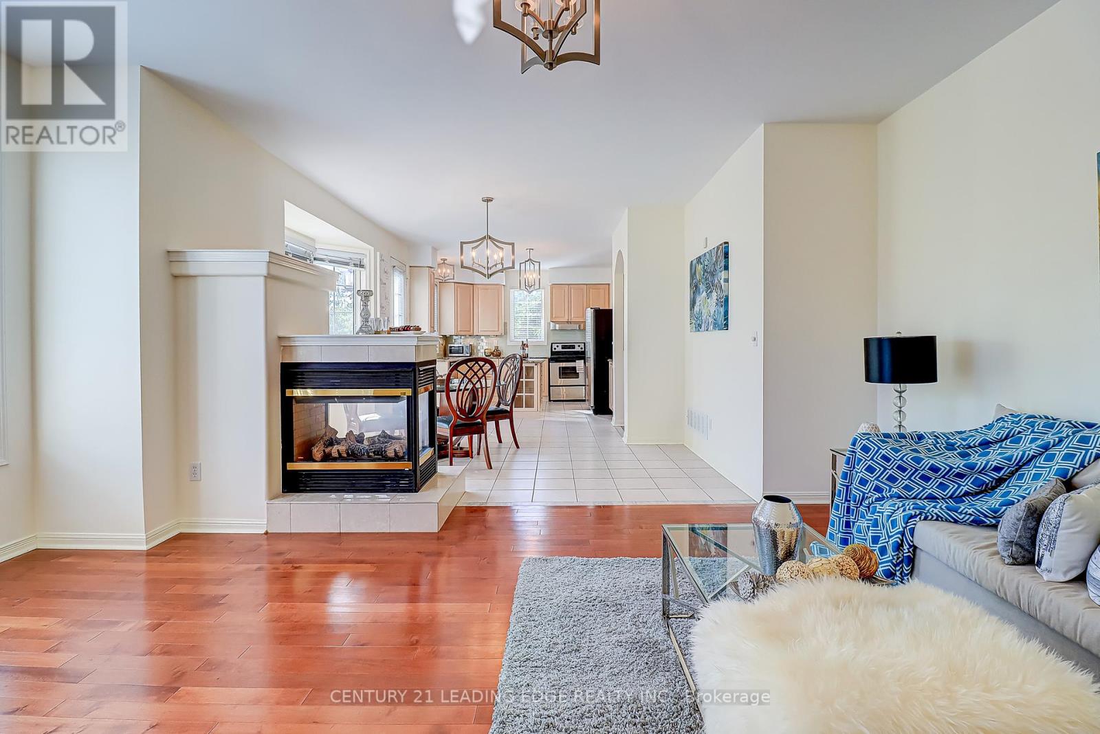37 Wiltshire Drive, Markham (Berczy), Ontario  L6C 2N2 - Photo 14 - N12424436