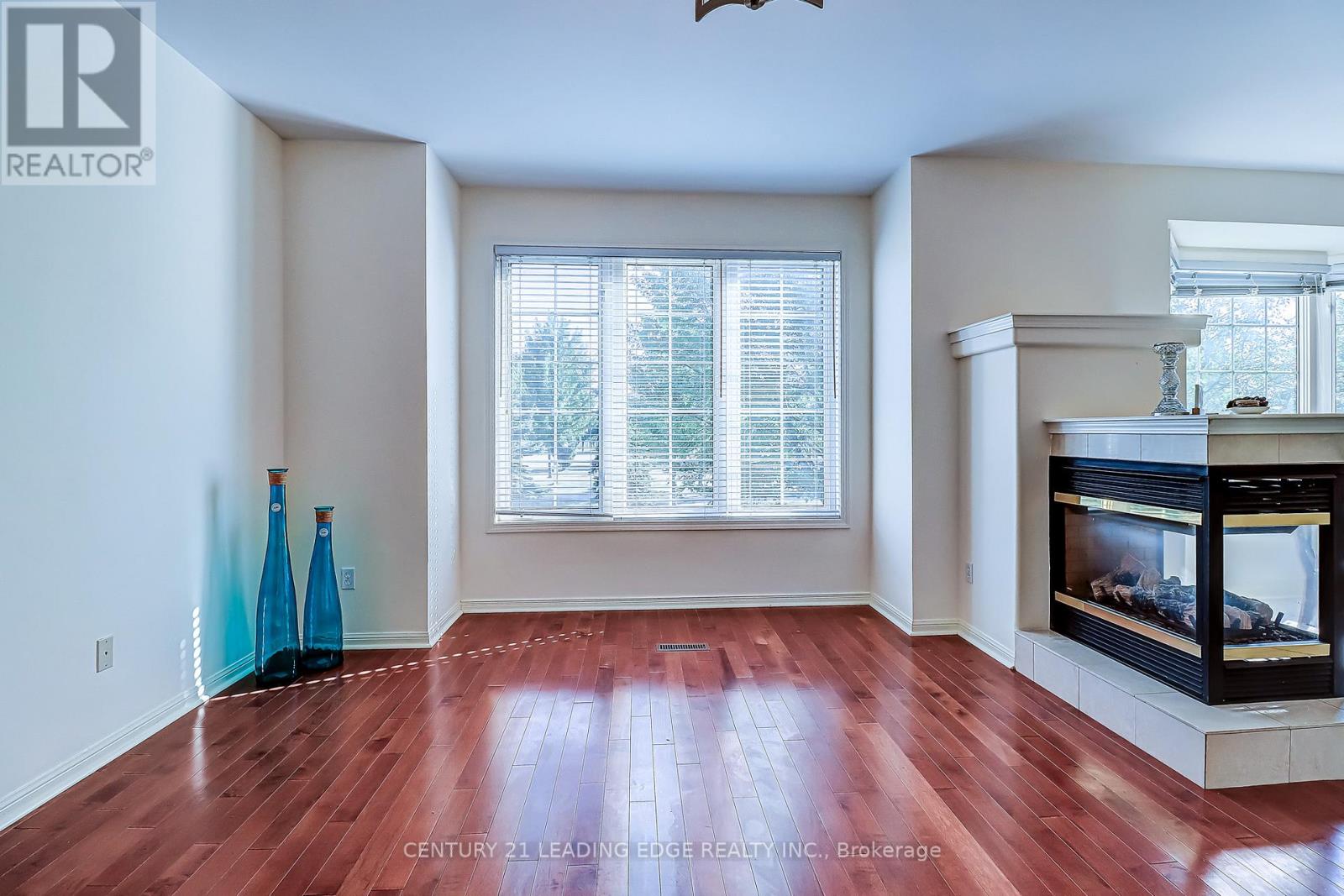 37 Wiltshire Drive, Markham (Berczy), Ontario  L6C 2N2 - Photo 16 - N12424436