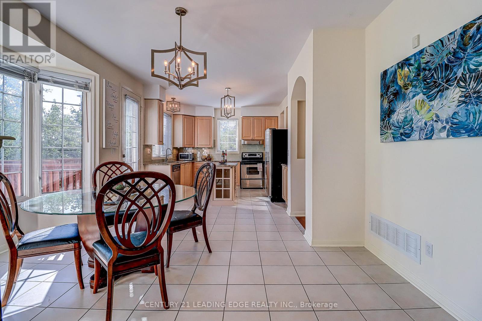 37 Wiltshire Drive, Markham (Berczy), Ontario  L6C 2N2 - Photo 17 - N12424436