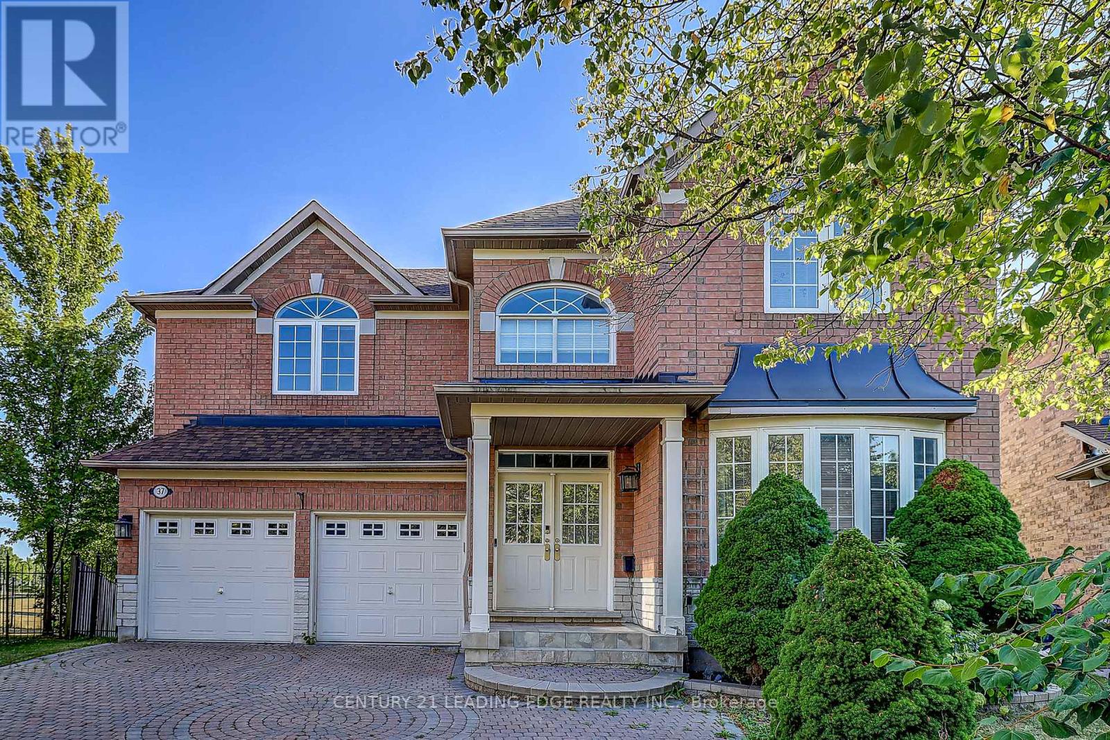 37 Wiltshire Drive, Markham (Berczy), Ontario  L6C 2N2 - Photo 2 - N12424436